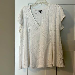 Torrid size 1 v-neck white eyelet top